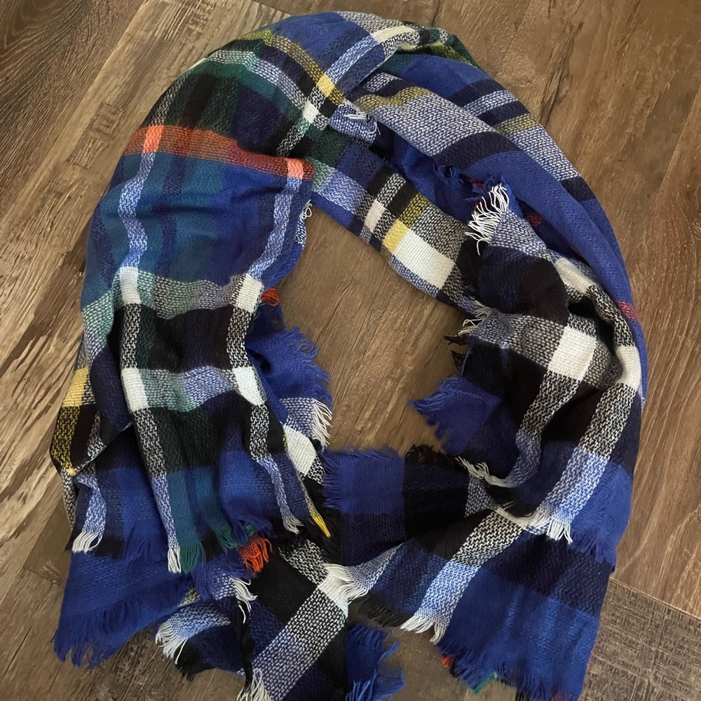 Scarf - Picture 2 of 3